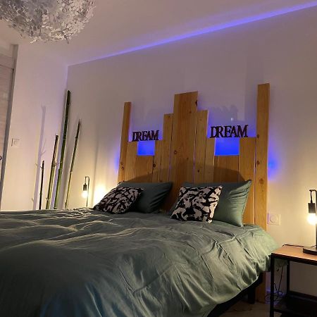 Reve De Panda Avec Sauna Et Jacuzzi Privatif Abrest Exteriér fotografie